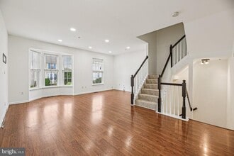 Building Photo - 633 Baystone Ct