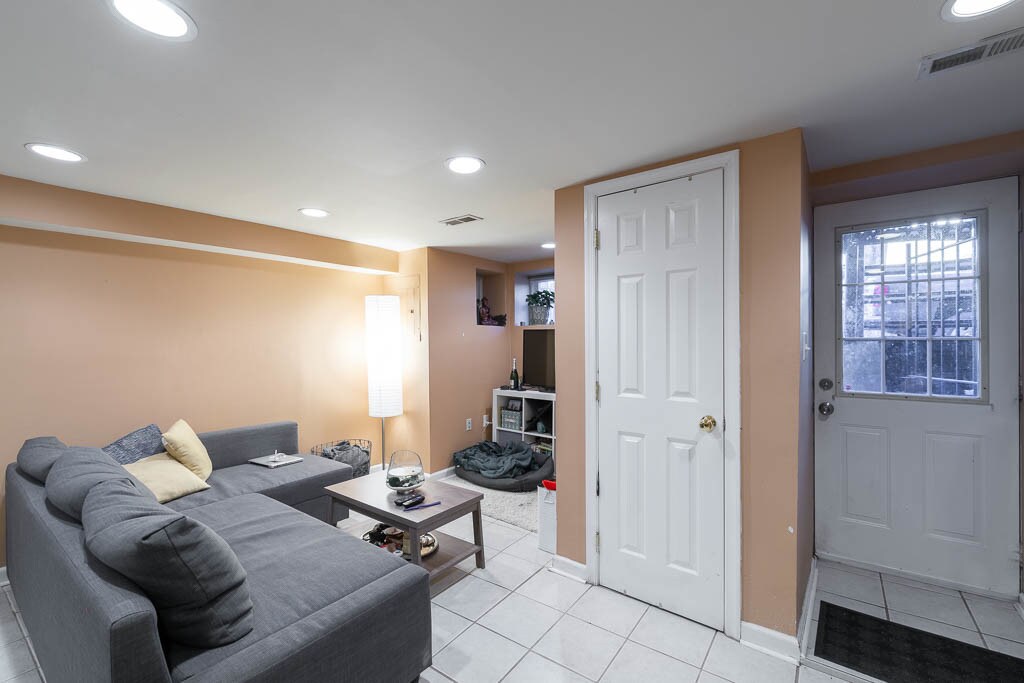 Foto principal - 128 Thomas St NW