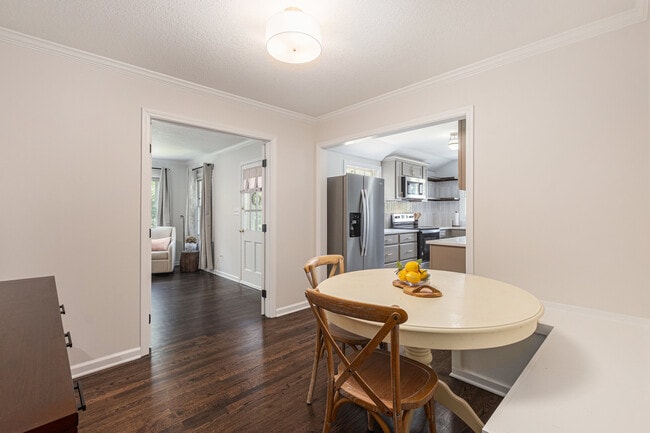 Foto del edificio - 4302 W 77th Terrace