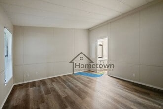 Building Photo - 140 W Cosgrove Rd