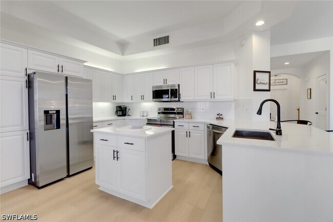 Foto del edificio - 451 Bayfront Pl