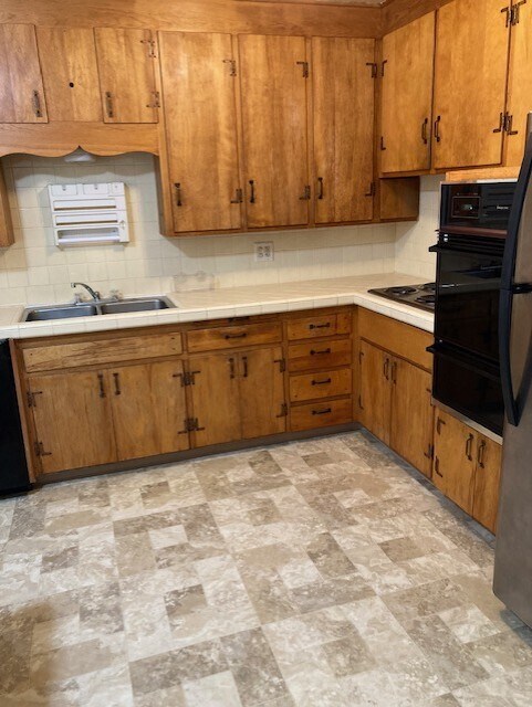 Kitchen - 406 San Andres St