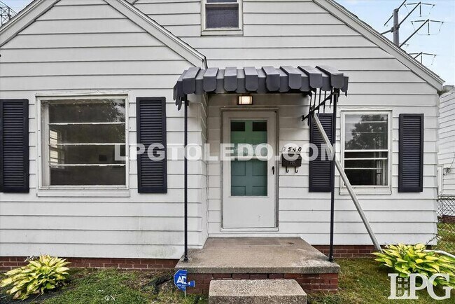 Foto del edificio - 3540 Bellevue Rd