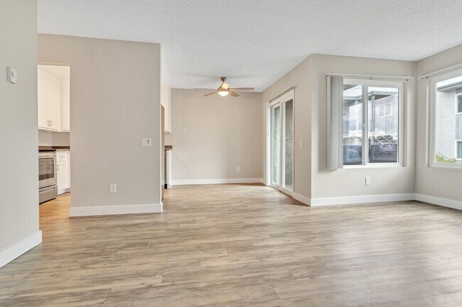 Interior Photo - Grossmont Bluffs
