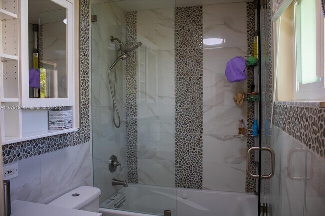 Foto del edificio - 6950 NW 11th St