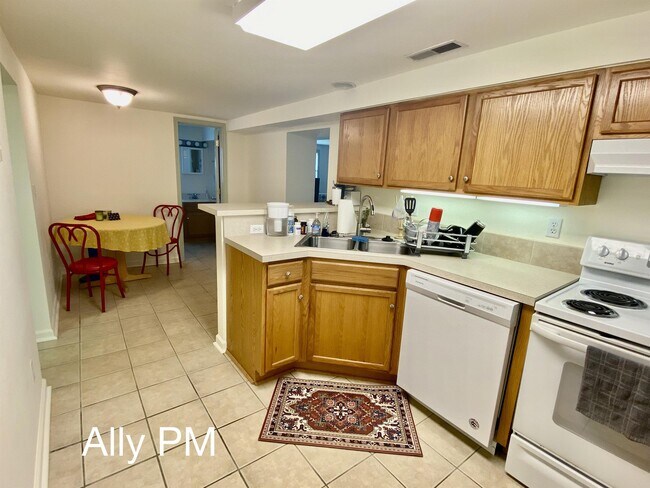 Photo - 925 Henry Ave Townhome