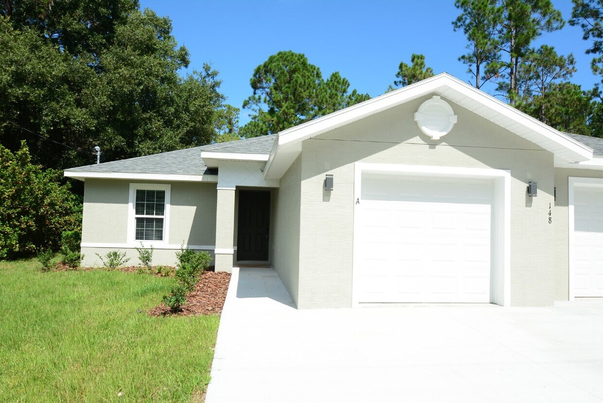 Primary Photo - "Charming 3-Bedroom Retreat with 2 Full Ba...