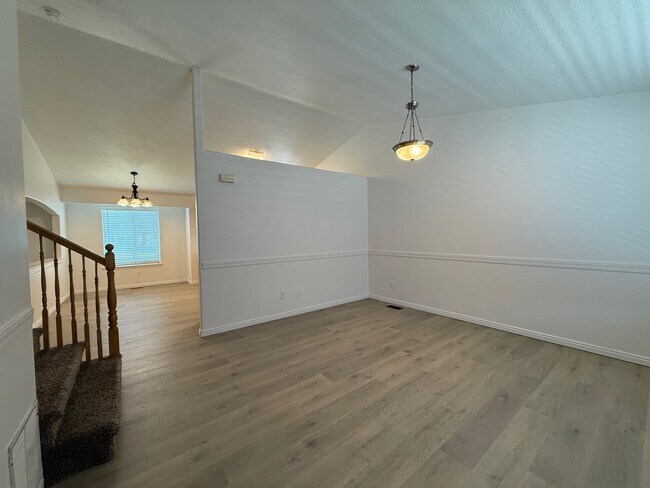 Foto del edificio - 845 Apple Grove Ln