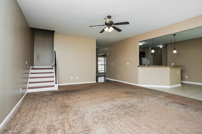 Building Photo - 6057 Vera Ln