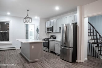 Building Photo - 1076 Fulton St