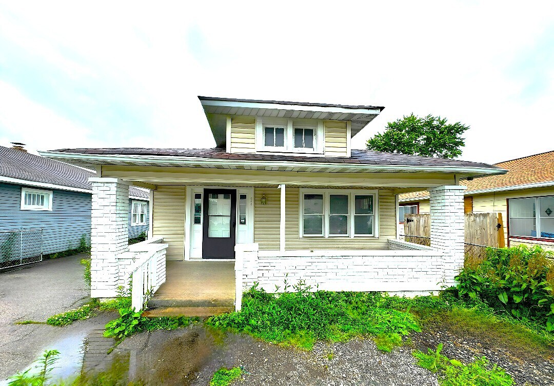 Primary Photo - 644 S Cole St