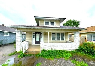 Building Photo - 644 S Cole St