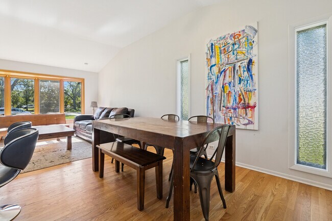 Foto del edificio - 1037 Heatherfield Ln