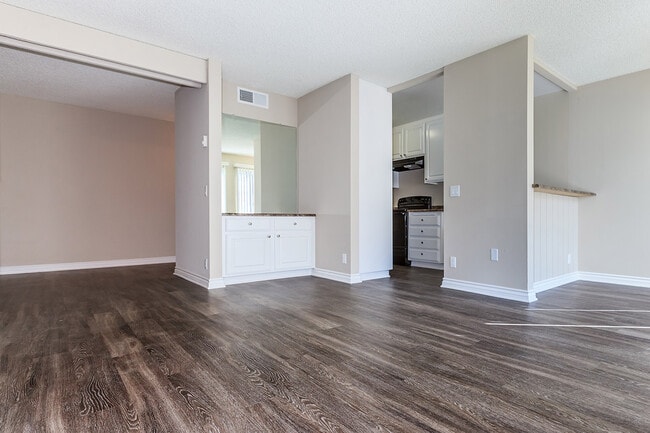 Building Photo - Birchwood Village Apartment Homes