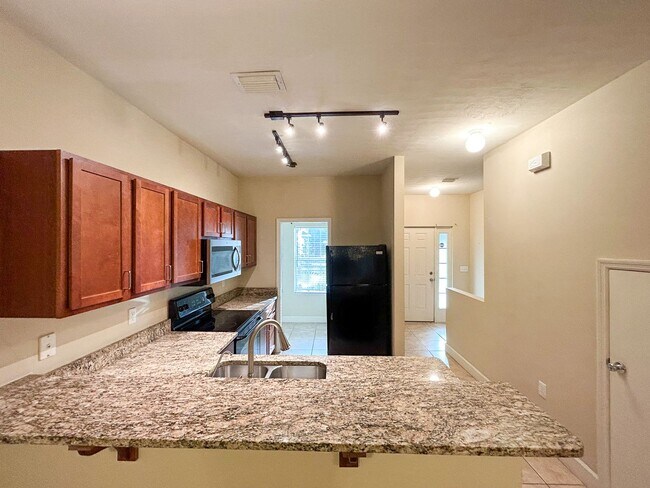 Building Photo - Woods Edge South #130