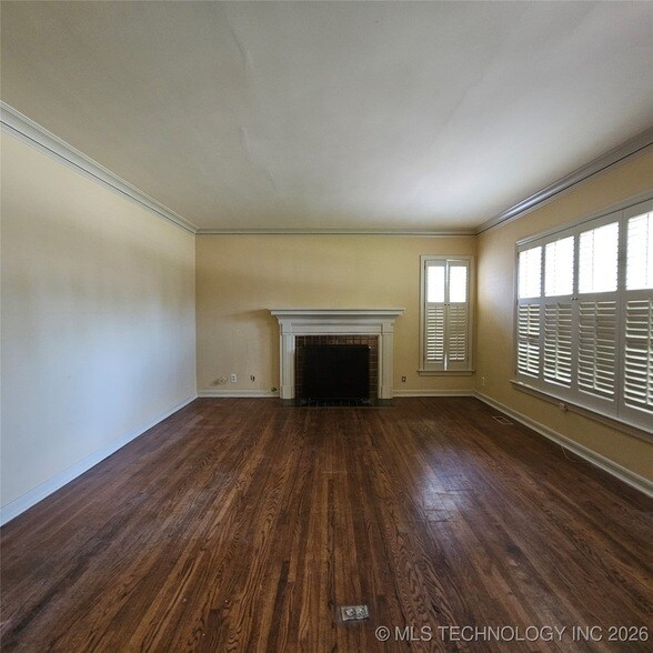 Foto del edificio - 2442 E 19th St