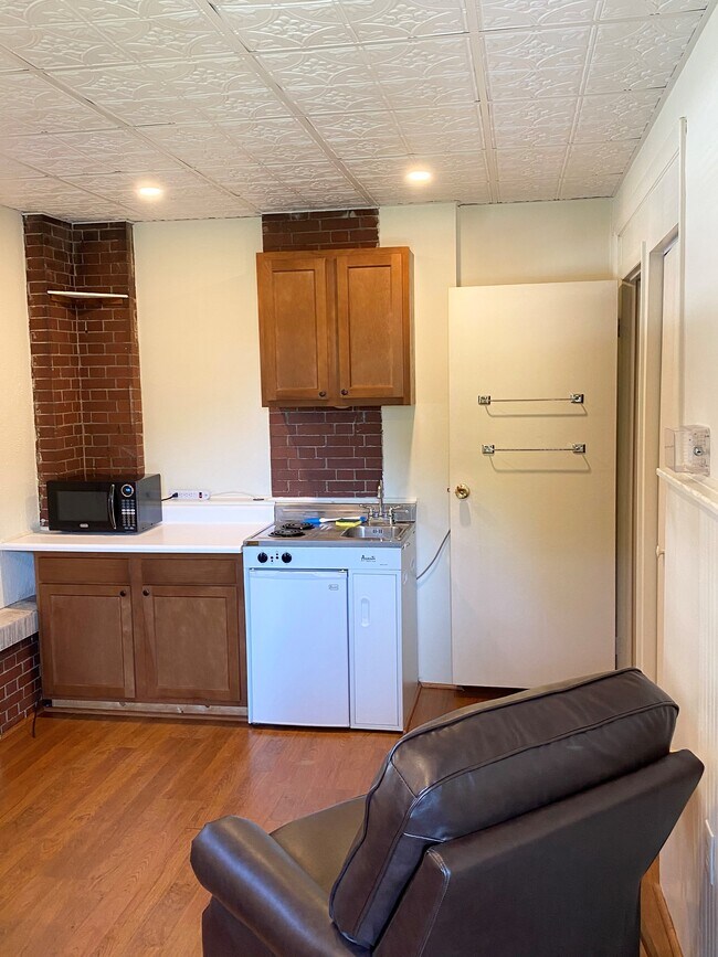 141 Keyes Ave Unit 2, Watertown, NY 13601 141 Keyes Ave Watertown, NY