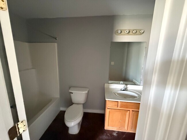 Foto del edificio - 113 Nikki Dr