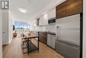 Building Photo - 121 McMahon Dr