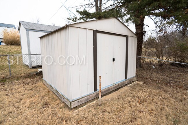 Building Photo - 10753 St Xavier Ln