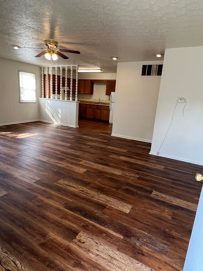 Foto del edificio - 2 Bedroom (Ellettsville) Available September 2026 for $1,230 (All Utilities Paid by Owner!)