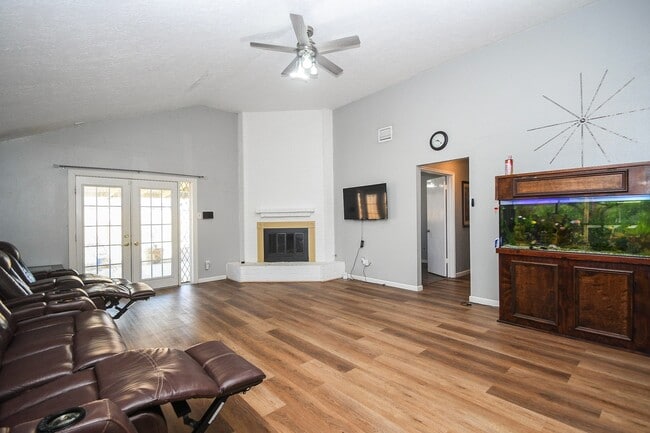 Building Photo - 15310 Barbarossa Dr