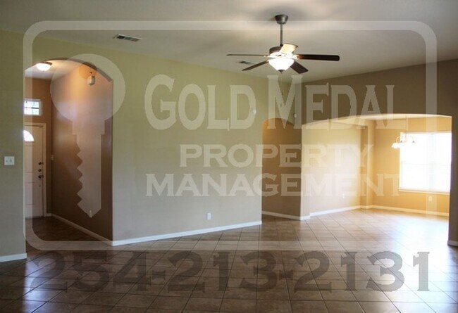 Building Photo - 409 W Little Dipper Dr