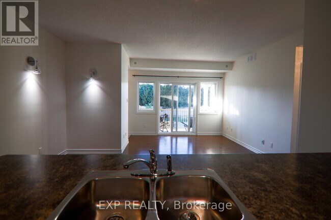 Building Photo - 137 Harthill Way