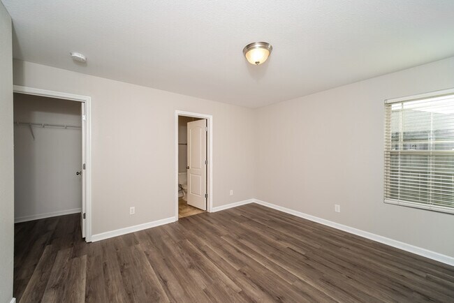 Building Photo - Charming 3 Bedroom in Huntsville!