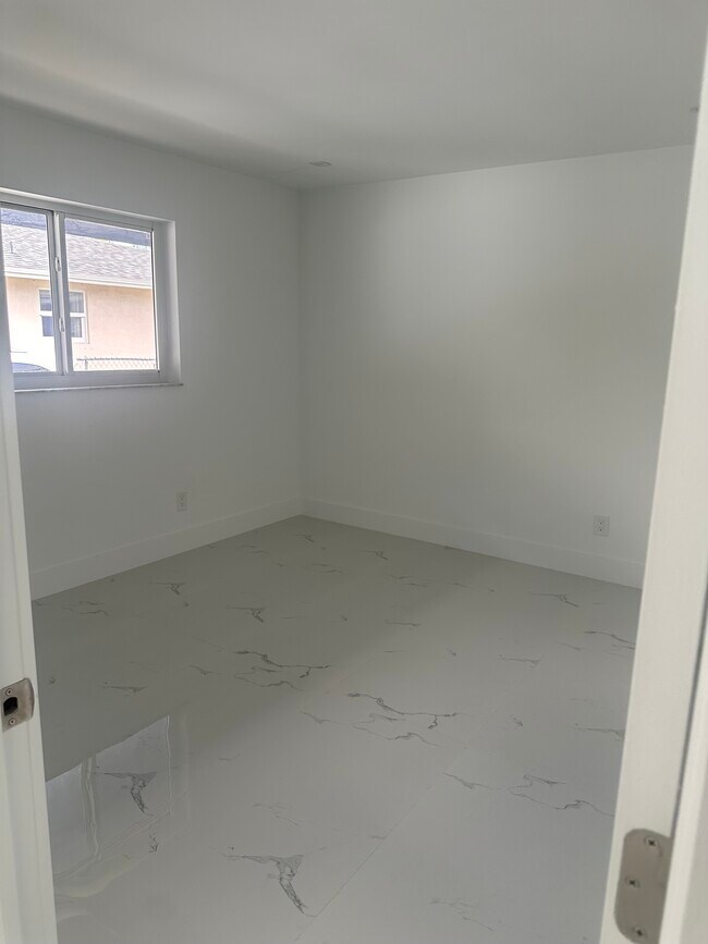 Foto del edificio - 316 N 61st Ave
