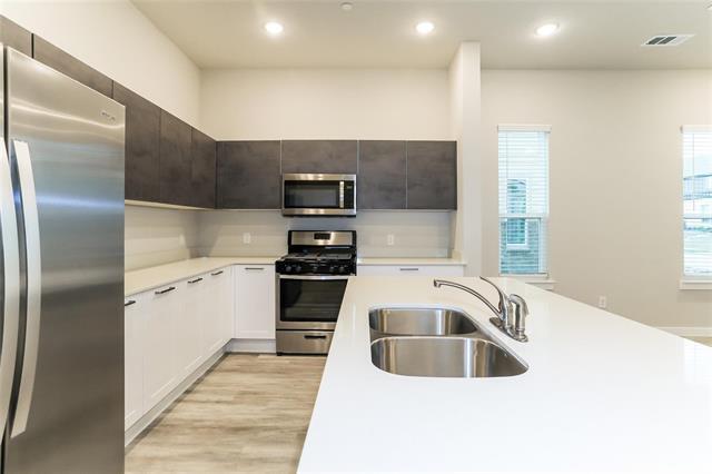 Foto del edificio - 1336 Creekbank Dr