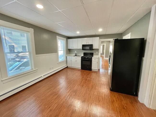 Building Photo - 15 Hampton Ave