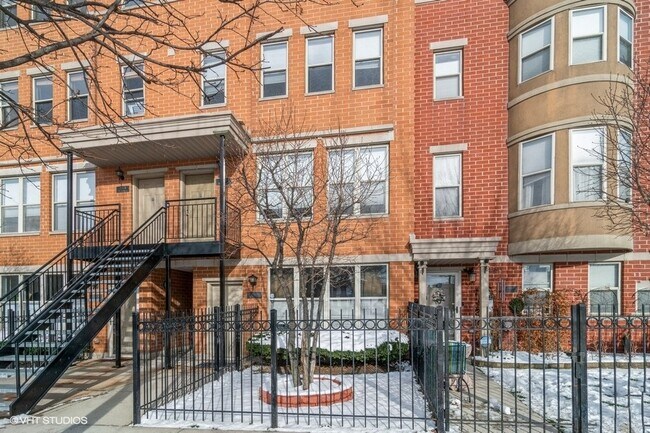 Foto del edificio - 712 W Evergreen Ave