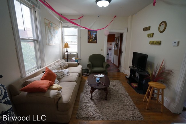 Building Photo - 4 br, 2 bath Apartment - 339 W. Doty St