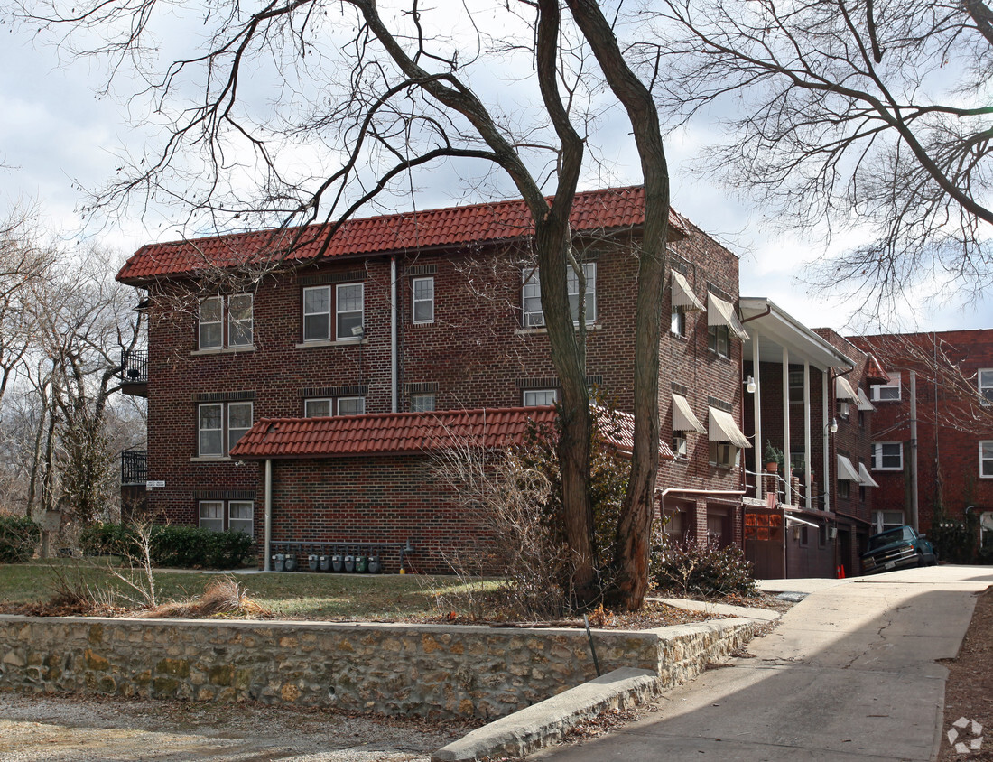 Building Photo - Tower Grove South