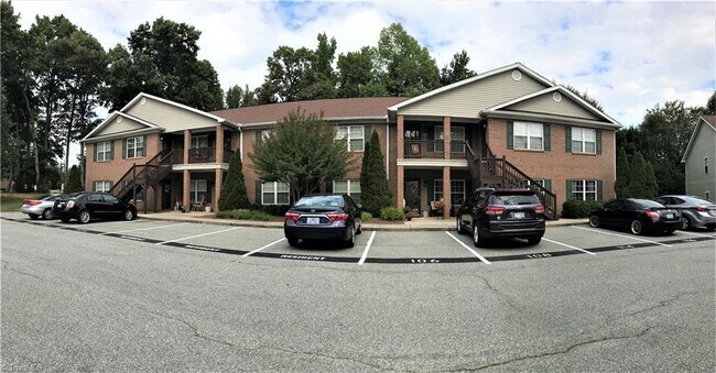 Building Photo - 108 Shamrock Ct