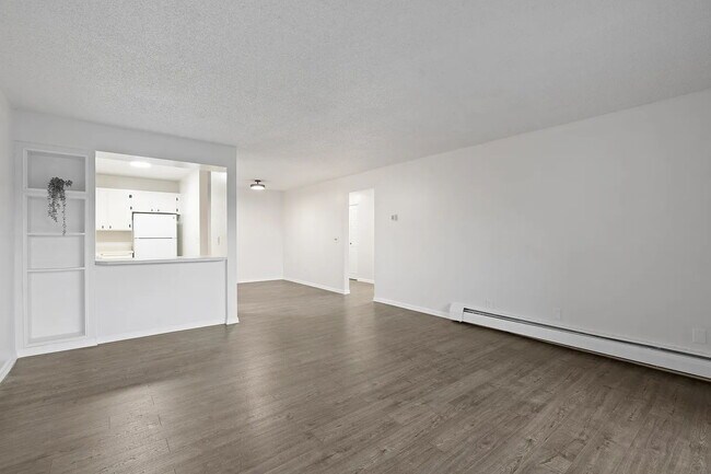 Foto del edificio - "Spacious 2-Bed Condo with Granite Elegance in Prime Minneapolis Location!"