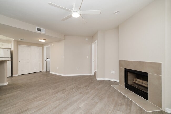 Building Photo - 10410 N Cave Creek Rd