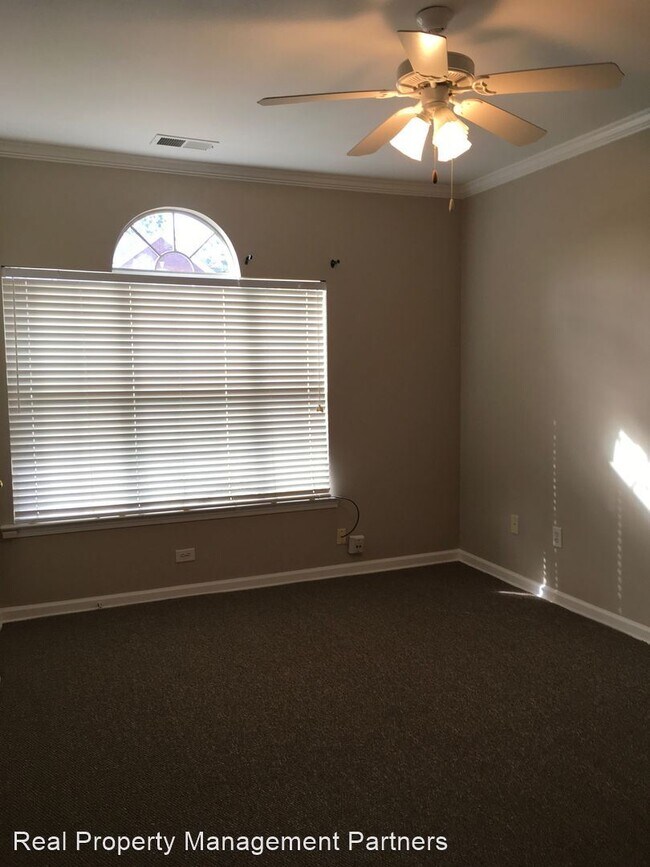 Building Photo - 4 br, 2.5 bath House - 129 Canyon Trail
