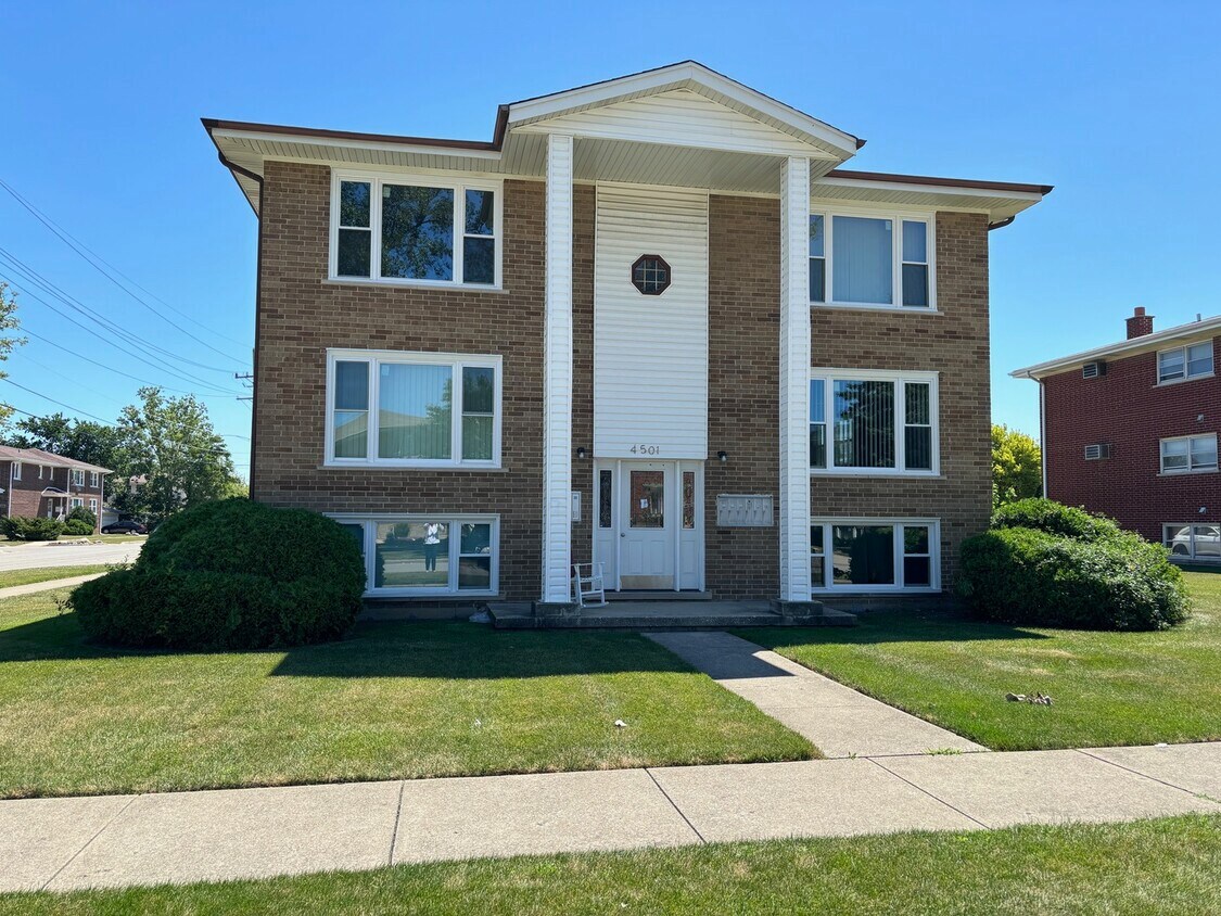 Primary Photo - 4501 Sunnyside Ave