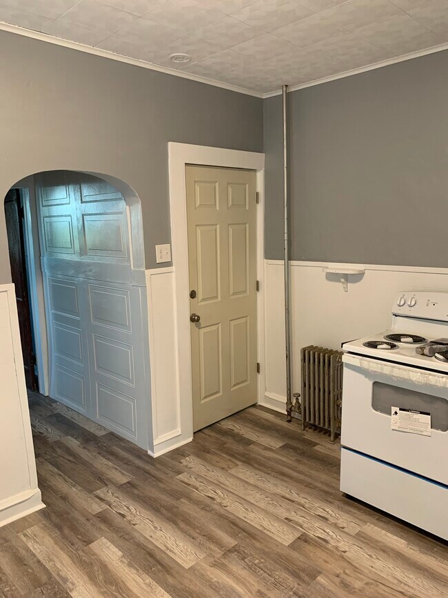 Kitchen - 220 W Mary St