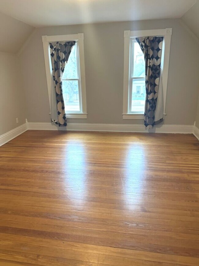 Building Photo - Beautiful 3 Bed/2 Bath in Downtown Colorado Springs!