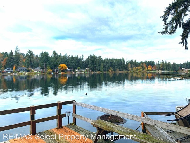 Foto del edificio - 25603 E Lake Wilderness Dr SE