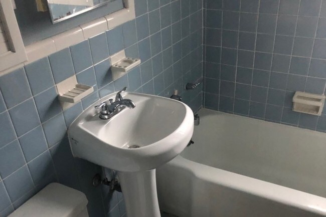Baño - 108 S Lakeside Dr