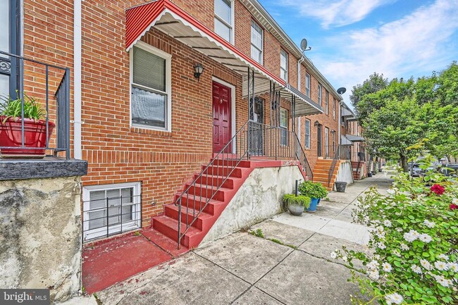 Photo - Modern 3-Bedroom Gem with Deck House