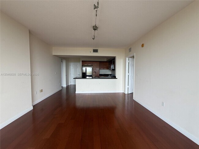 Building Photo - 2030 S Douglas Rd