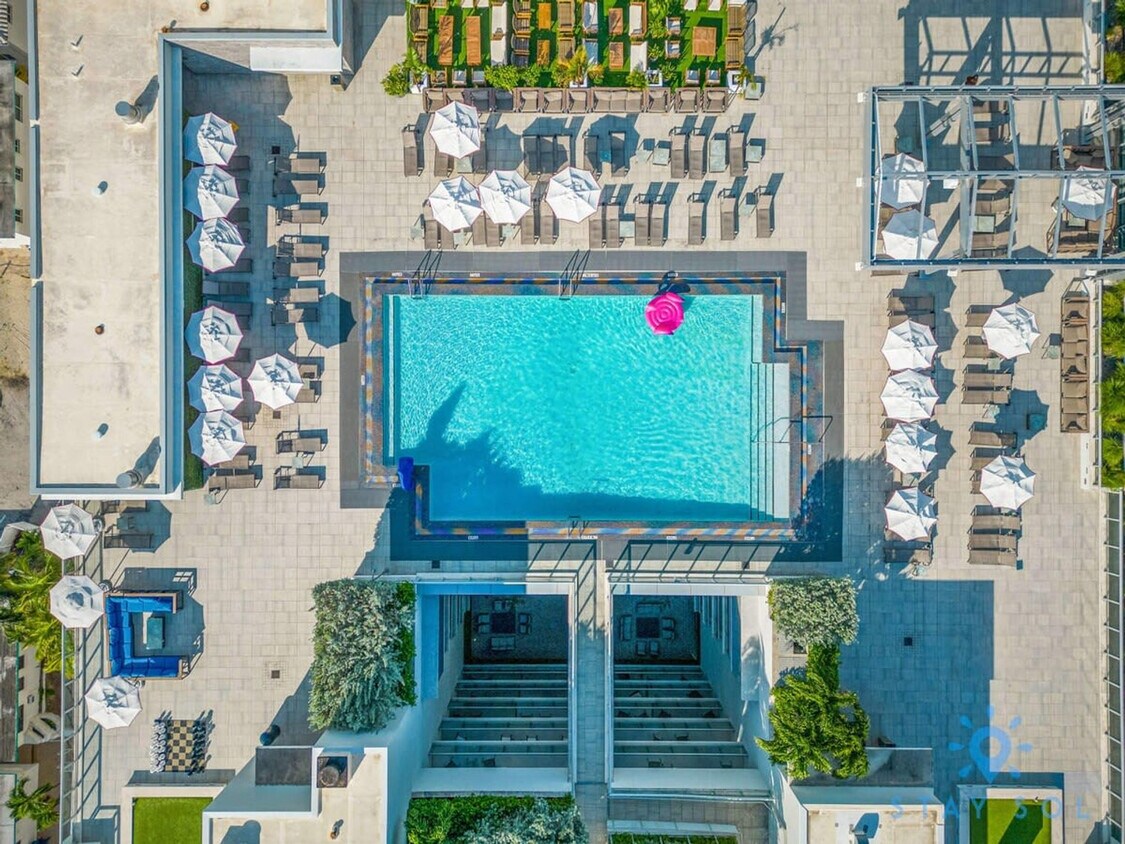 Foto principal - 777 N Ocean Dr