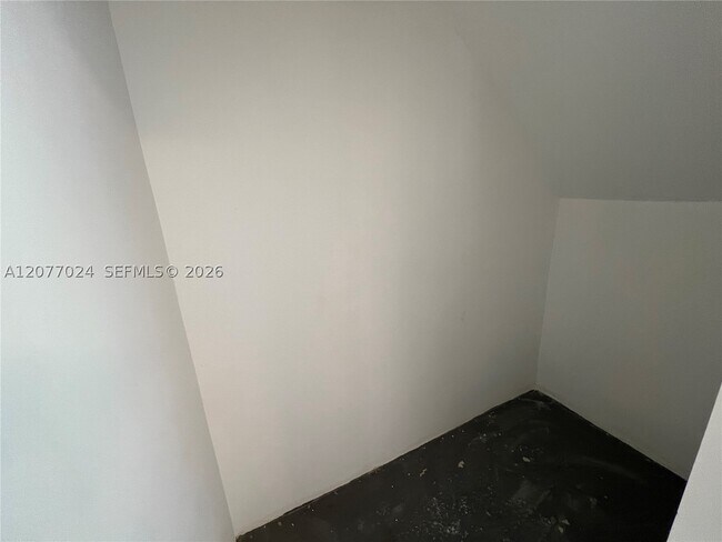 Foto del edificio - 145 NE 82nd St