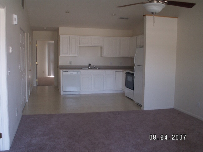 Building Photo - 2270 Shamrock Ln