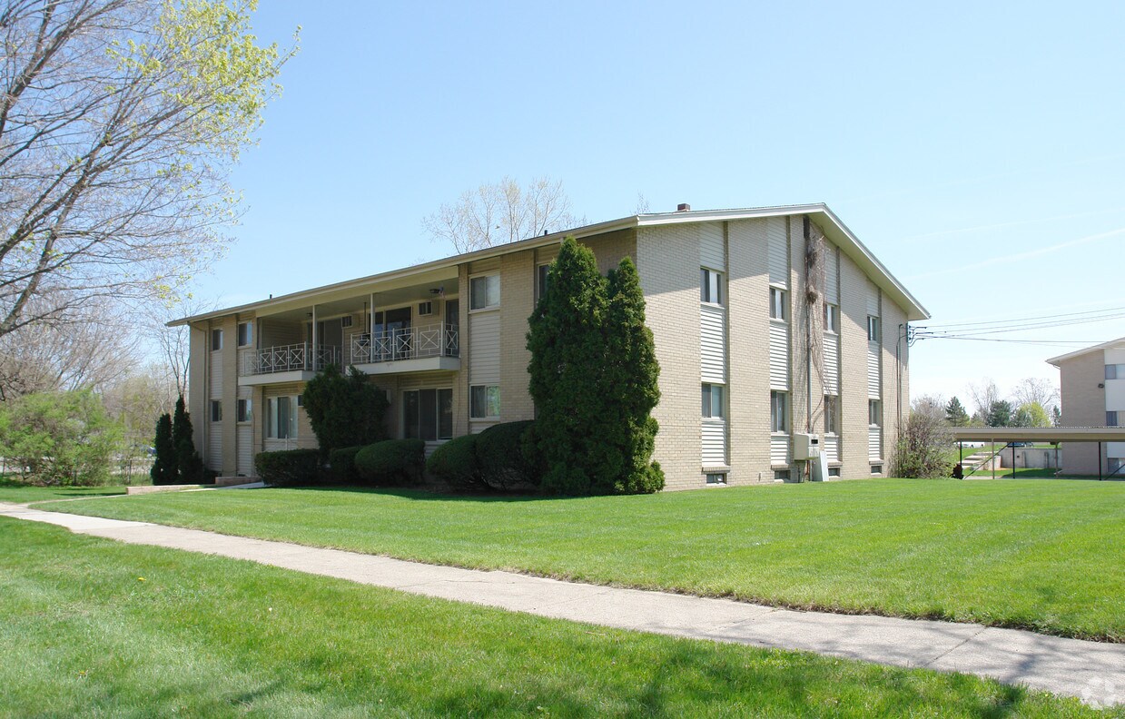 30063018 Woodruff Ave, Lansing, MI 48912 Apartments in Lansing, MI